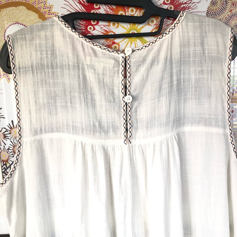 Max Studio White Gauze Cotton Blend Blouse Embroidered XL Sleeveless - Picture 6 of 9